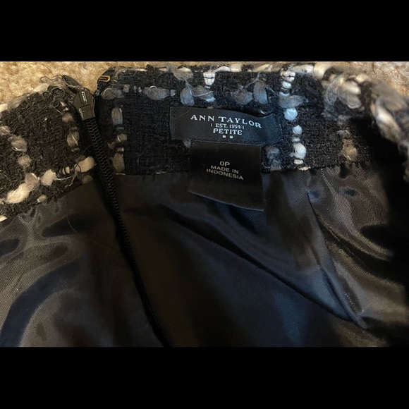 Pencil skirt - Picture 2 of 2